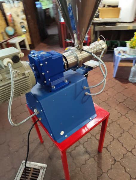 Presa ulei la rece, motor 2.2kW